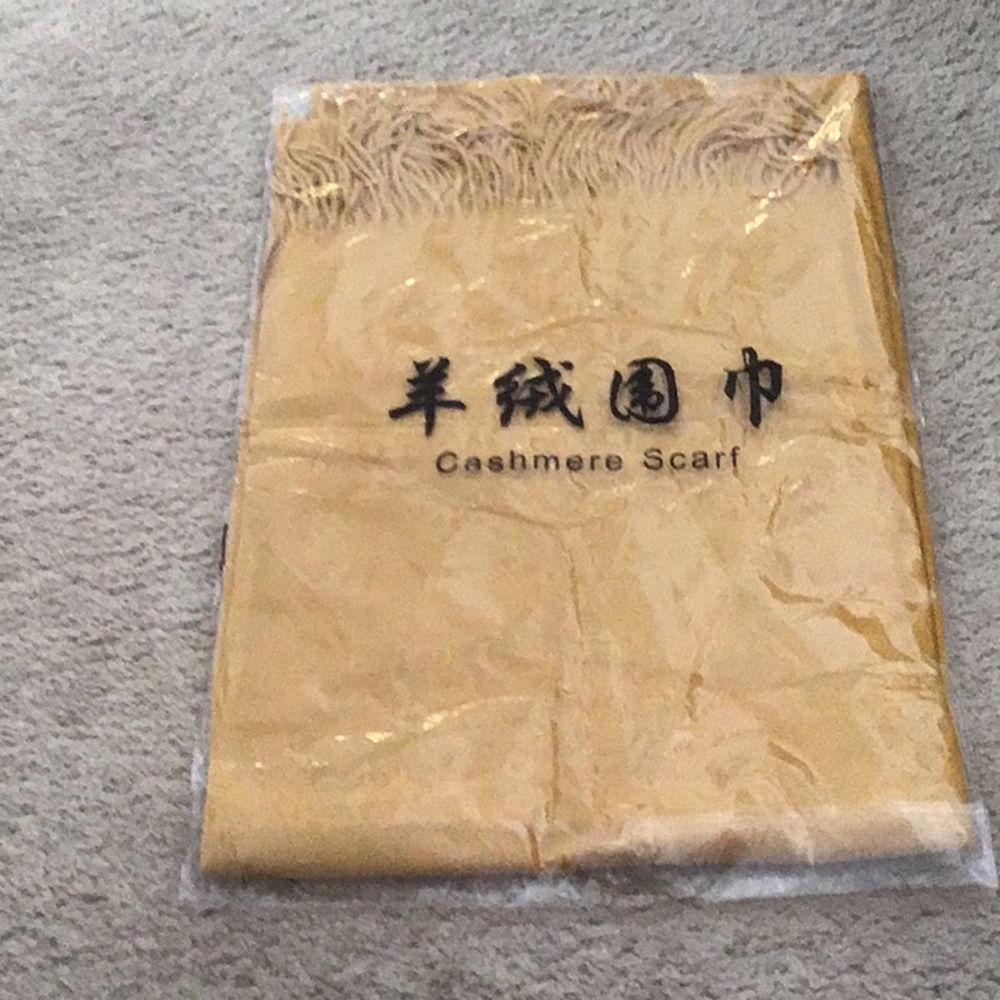 Women’s cashmere Scarf